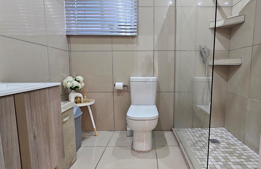 1 Bedroom Property for Sale in Radiokop Gauteng