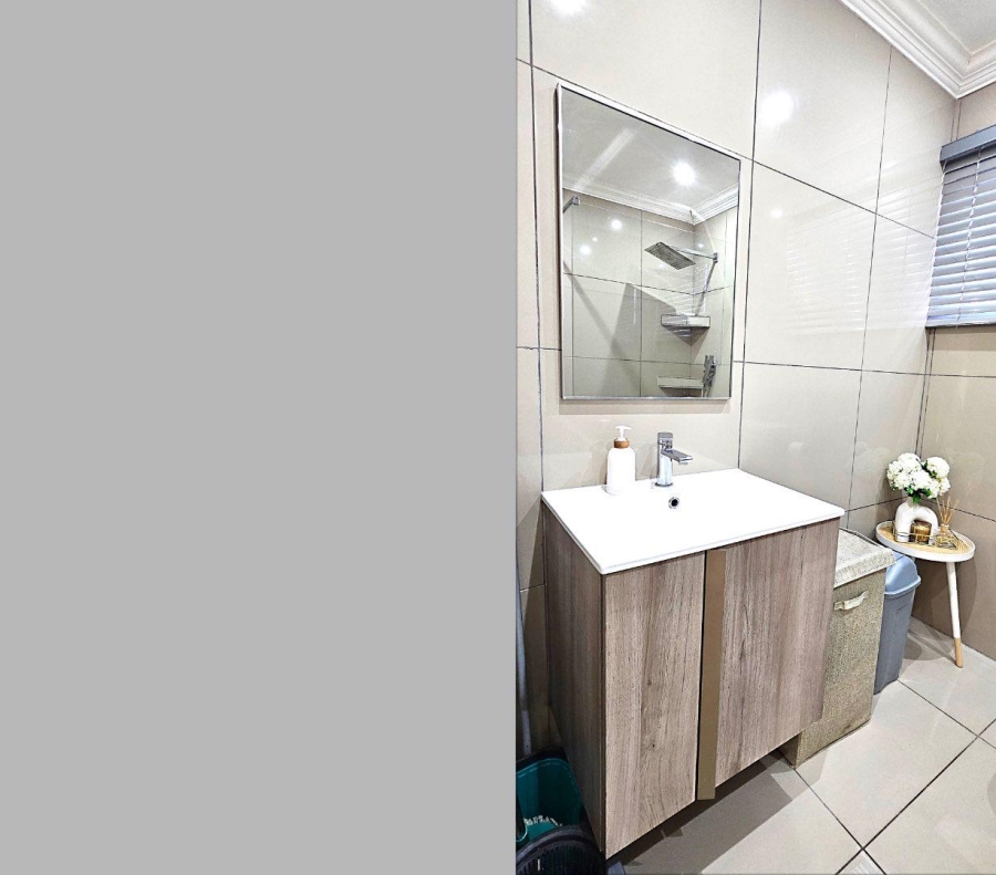 1 Bedroom Property for Sale in Radiokop Gauteng