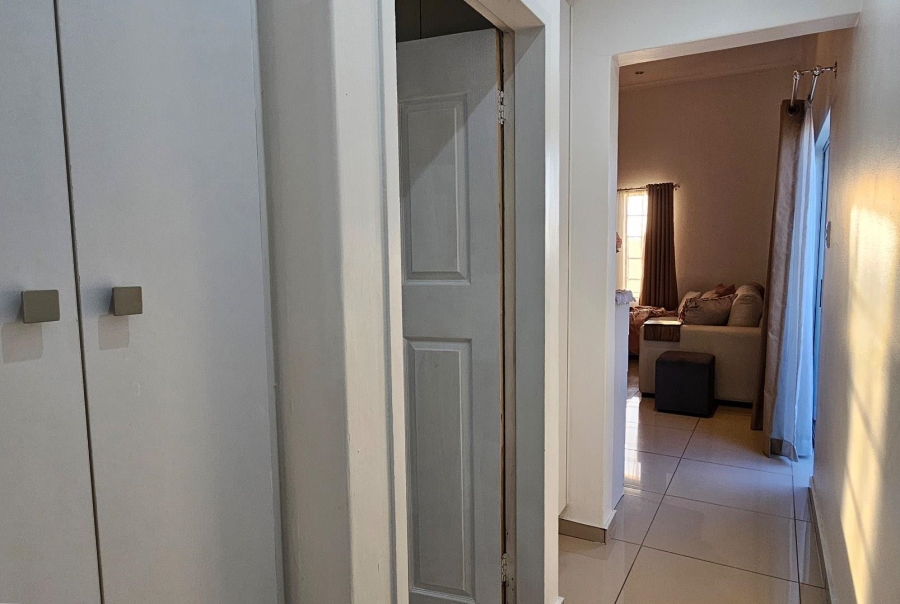 1 Bedroom Property for Sale in Radiokop Gauteng