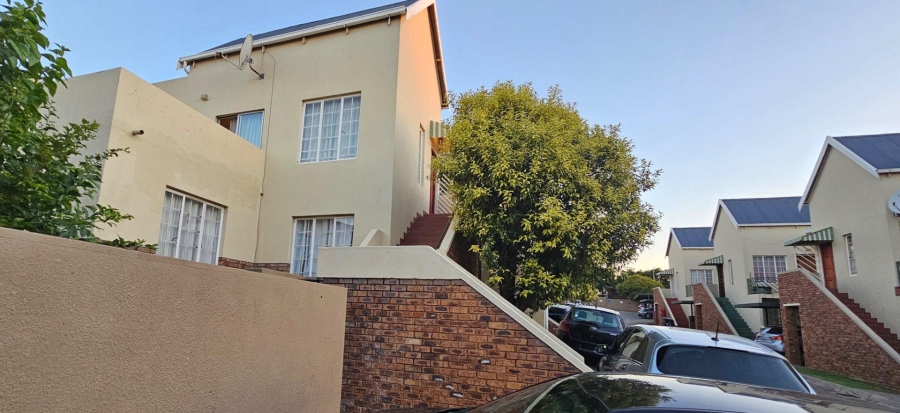 1 Bedroom Property for Sale in Radiokop Gauteng