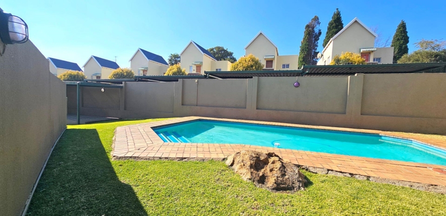 1 Bedroom Property for Sale in Radiokop Gauteng