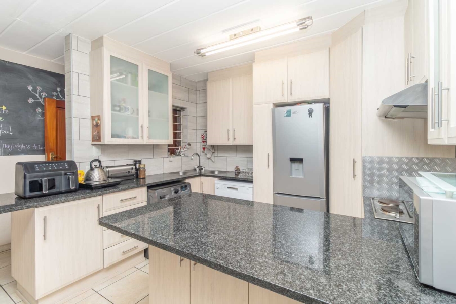 3 Bedroom Property for Sale in Weltevreden Park Gauteng