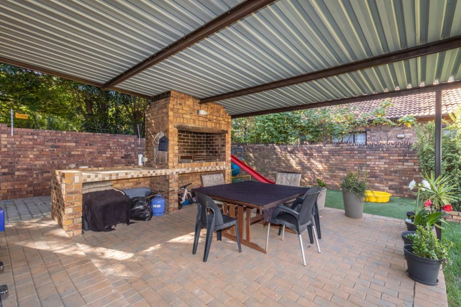 3 Bedroom Property for Sale in Weltevreden Park Gauteng