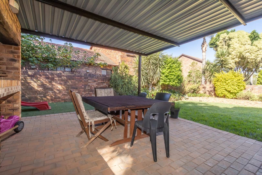 3 Bedroom Property for Sale in Weltevreden Park Gauteng