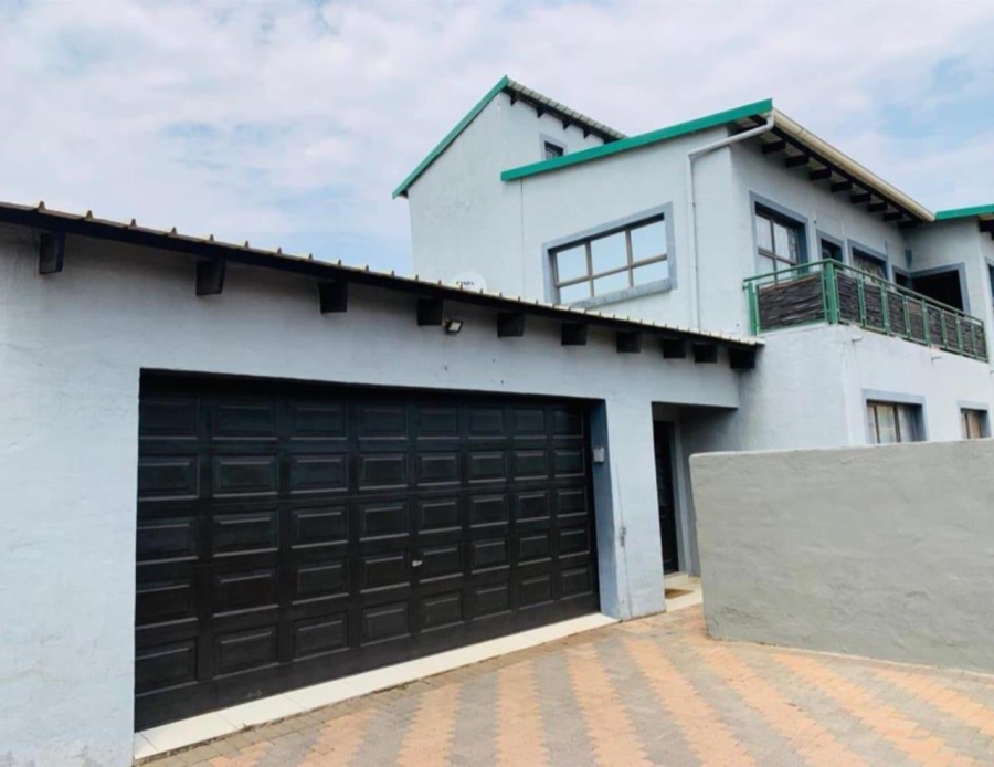 4 Bedroom Property for Sale in Theresa Park Gauteng
