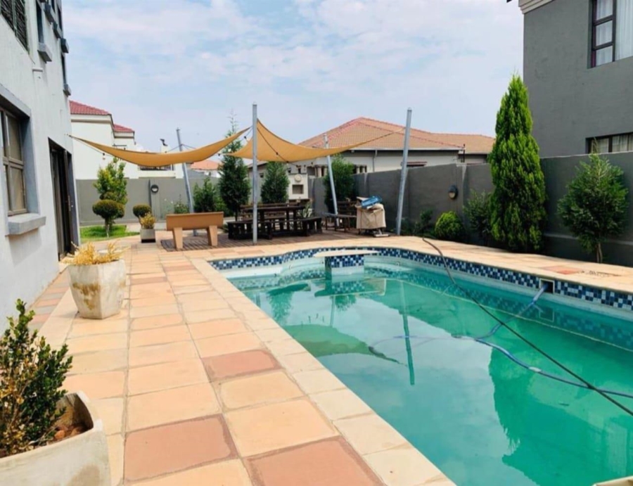 4 Bedroom Property for Sale in Theresa Park Gauteng