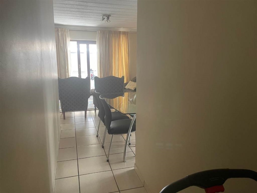 To Let 2 Bedroom Property for Rent in Sandown Gauteng