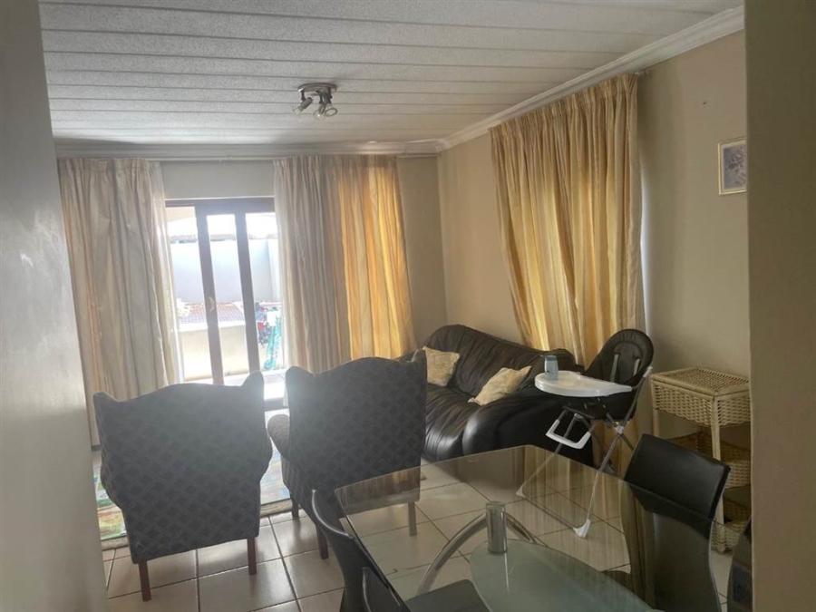 To Let 2 Bedroom Property for Rent in Sandown Gauteng
