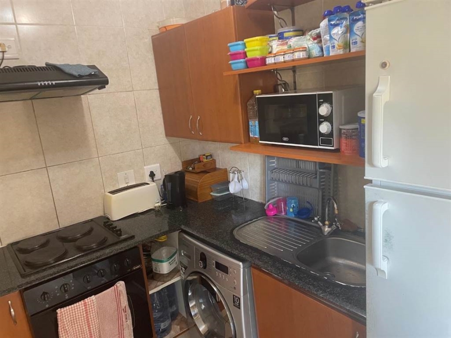 To Let 2 Bedroom Property for Rent in Sandown Gauteng