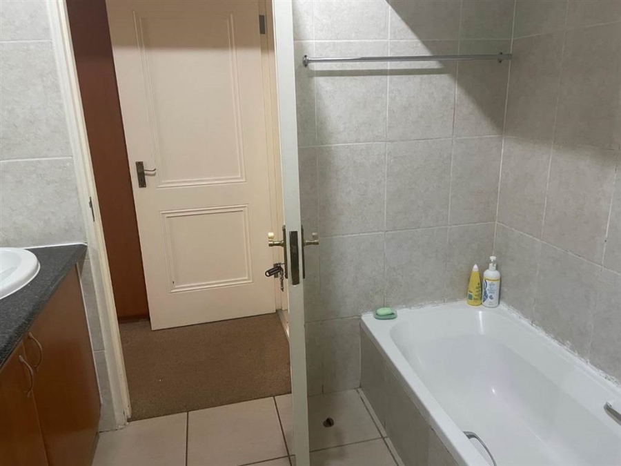 To Let 2 Bedroom Property for Rent in Sandown Gauteng