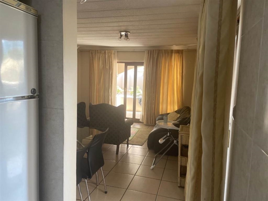 To Let 2 Bedroom Property for Rent in Sandown Gauteng