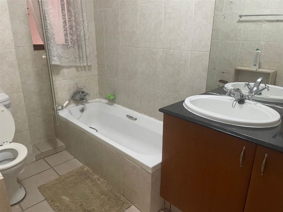 To Let 2 Bedroom Property for Rent in Sandown Gauteng