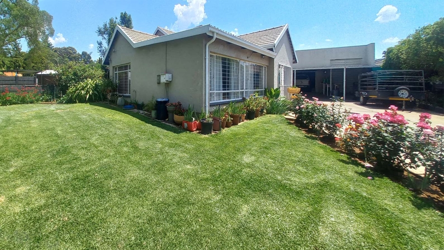 3 Bedroom Property for Sale in Edleen Gauteng