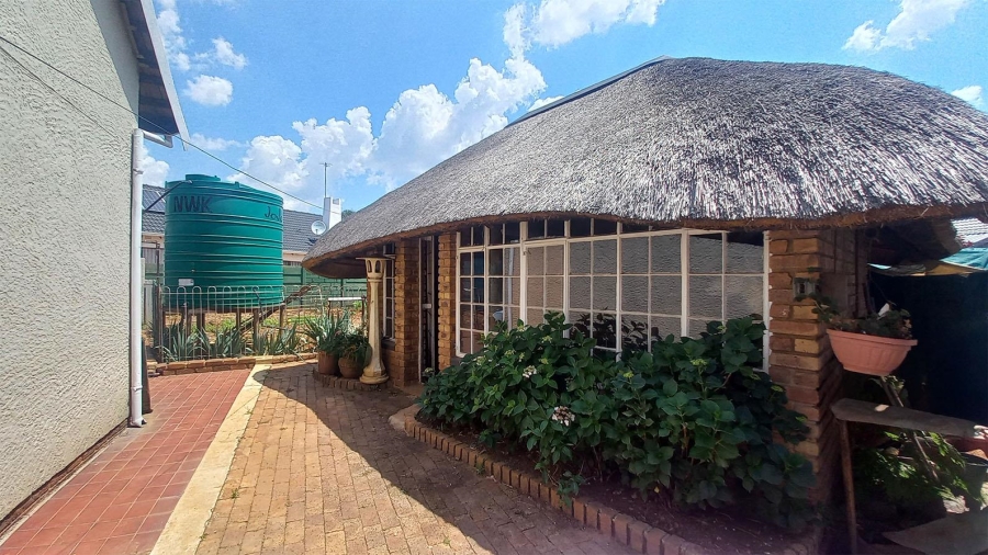 3 Bedroom Property for Sale in Edleen Gauteng