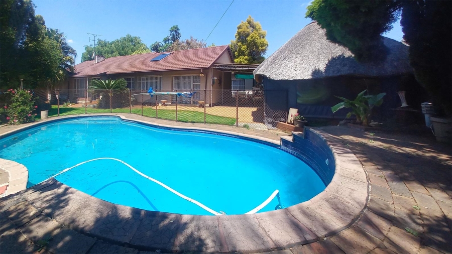 3 Bedroom Property for Sale in Edleen Gauteng