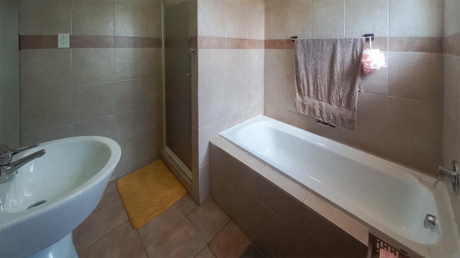 3 Bedroom Property for Sale in Edleen Gauteng