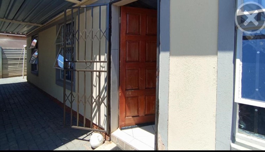 3 Bedroom Property for Sale in Rosslyn Gauteng