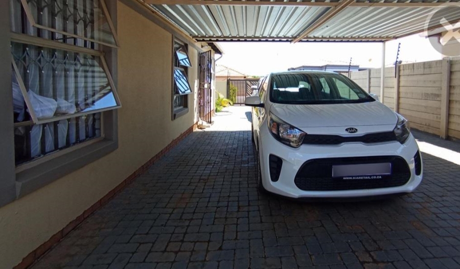 3 Bedroom Property for Sale in Rosslyn Gauteng