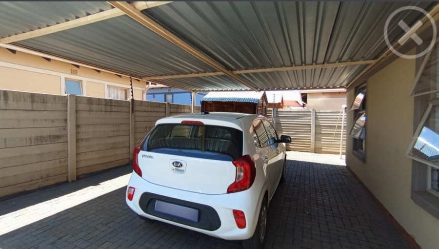 3 Bedroom Property for Sale in Rosslyn Gauteng