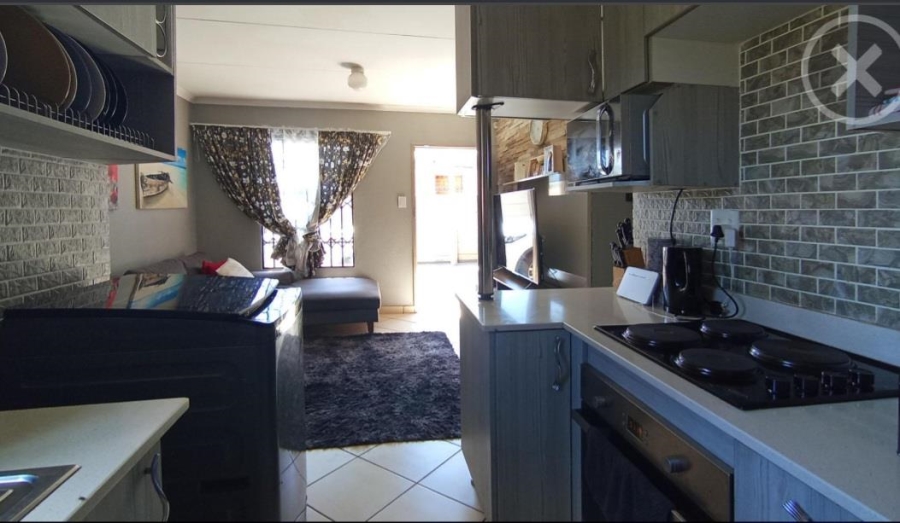 3 Bedroom Property for Sale in Rosslyn Gauteng