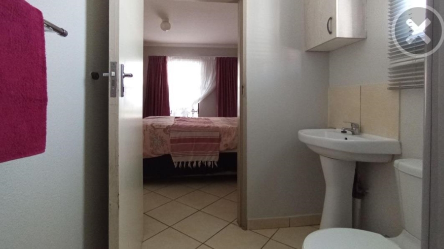 3 Bedroom Property for Sale in Rosslyn Gauteng