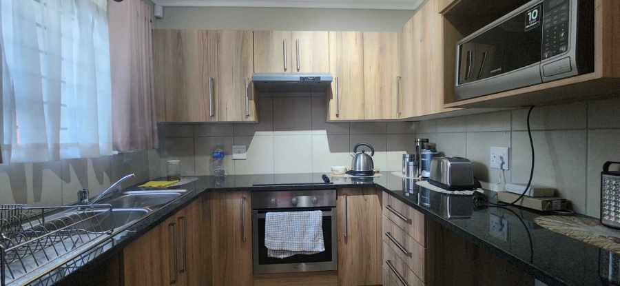 To Let 2 Bedroom Property for Rent in New Redruth Gauteng