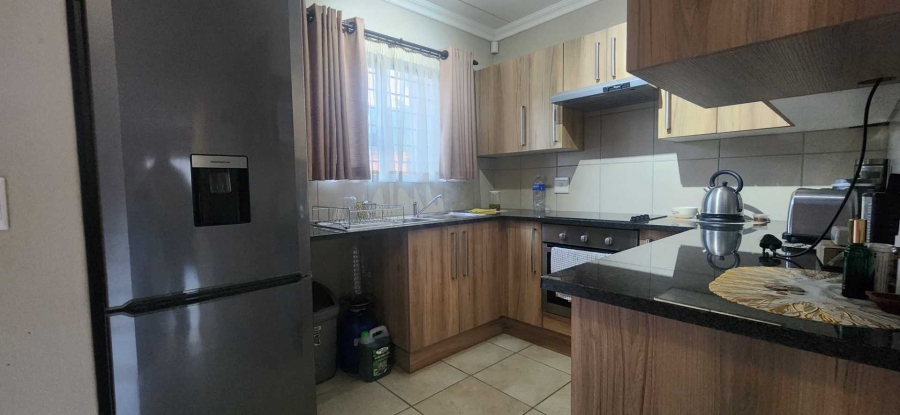 To Let 2 Bedroom Property for Rent in New Redruth Gauteng
