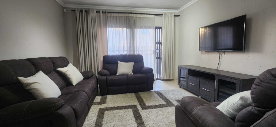 To Let 2 Bedroom Property for Rent in New Redruth Gauteng