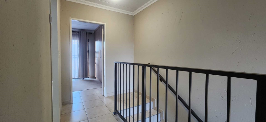 To Let 2 Bedroom Property for Rent in New Redruth Gauteng