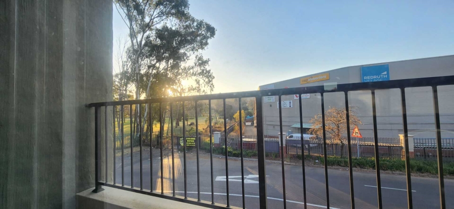 To Let 2 Bedroom Property for Rent in New Redruth Gauteng