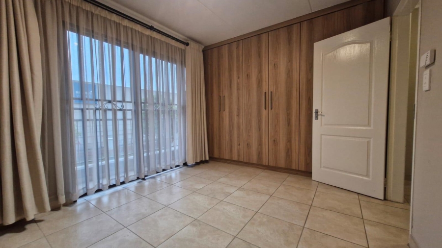 To Let 2 Bedroom Property for Rent in New Redruth Gauteng