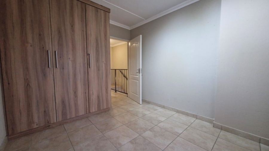 To Let 2 Bedroom Property for Rent in New Redruth Gauteng