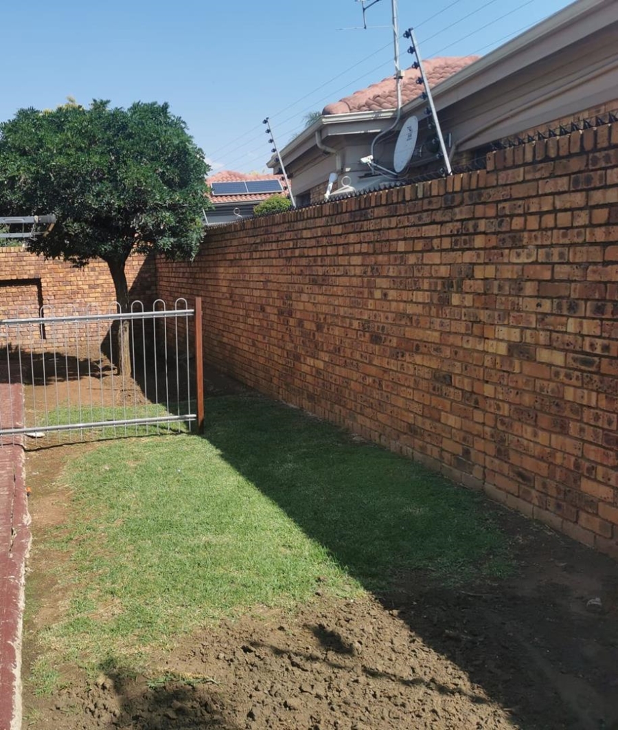 To Let 3 Bedroom Property for Rent in New Market Gauteng