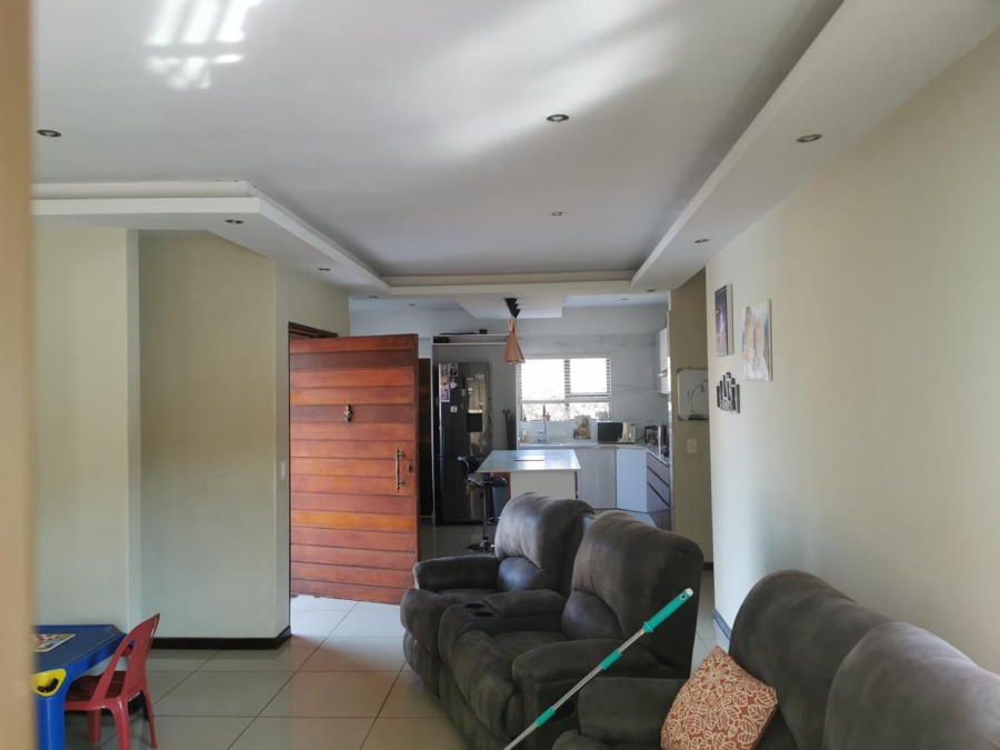 To Let 3 Bedroom Property for Rent in New Market Gauteng