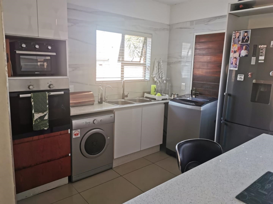 To Let 3 Bedroom Property for Rent in New Market Gauteng
