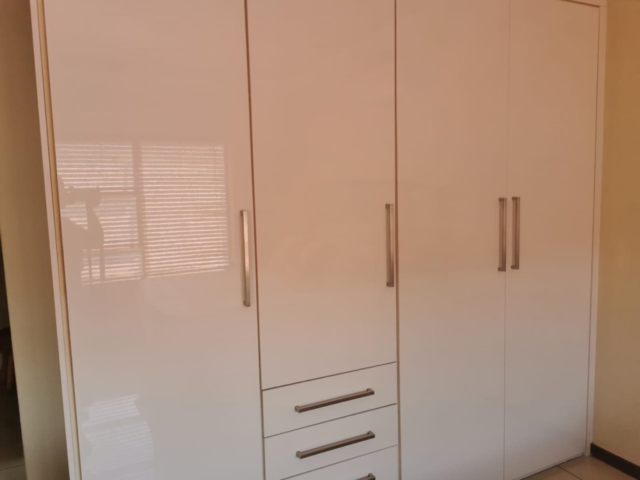 To Let 3 Bedroom Property for Rent in New Market Gauteng