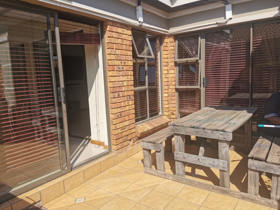 To Let 3 Bedroom Property for Rent in New Market Gauteng