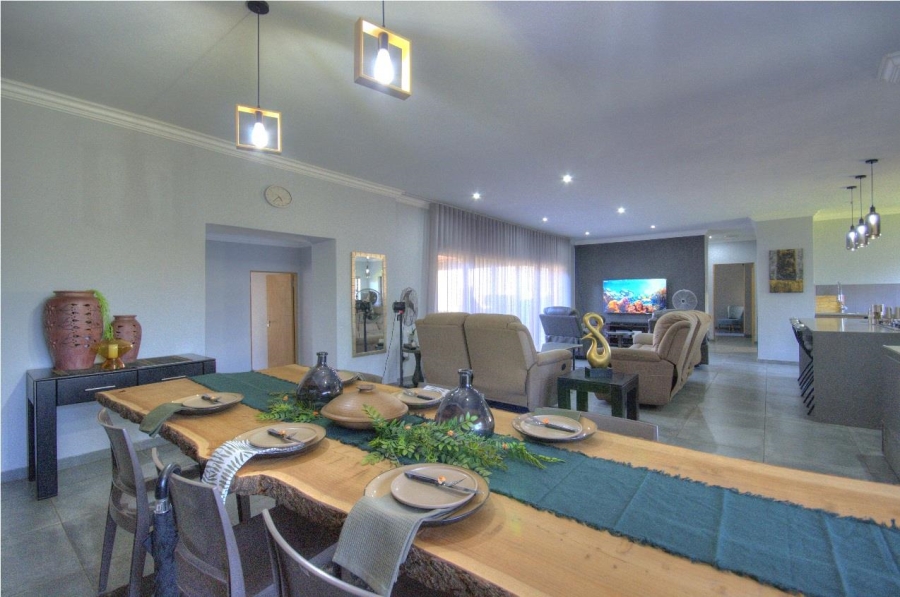 5 Bedroom Property for Sale in Brackenhurst Gauteng