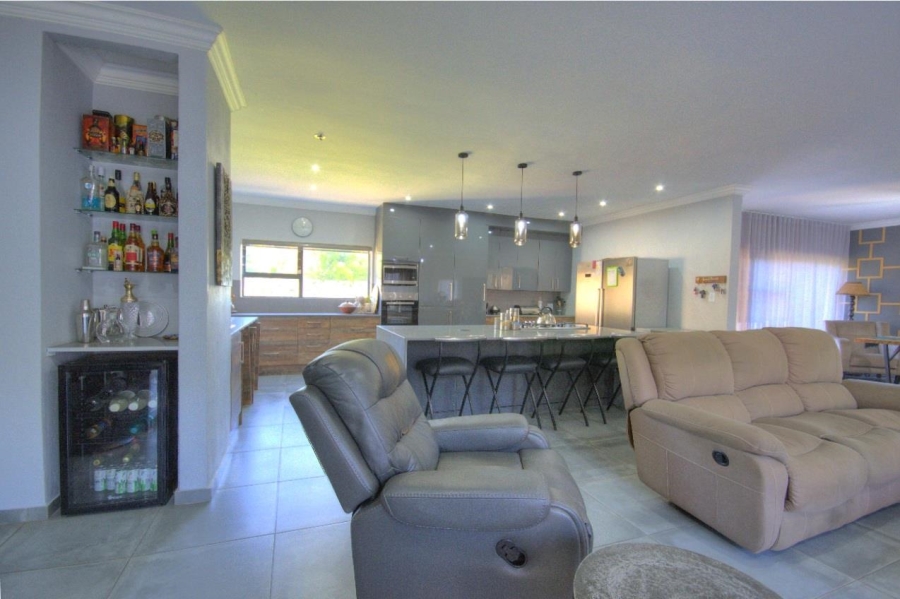 5 Bedroom Property for Sale in Brackenhurst Gauteng