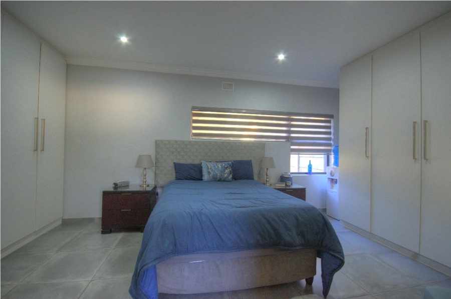 5 Bedroom Property for Sale in Brackenhurst Gauteng