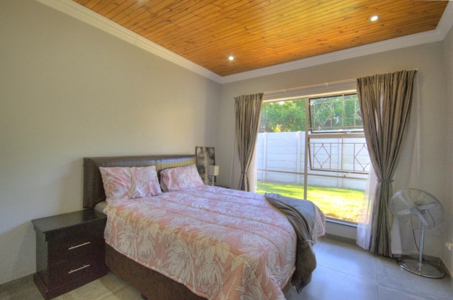 5 Bedroom Property for Sale in Brackenhurst Gauteng