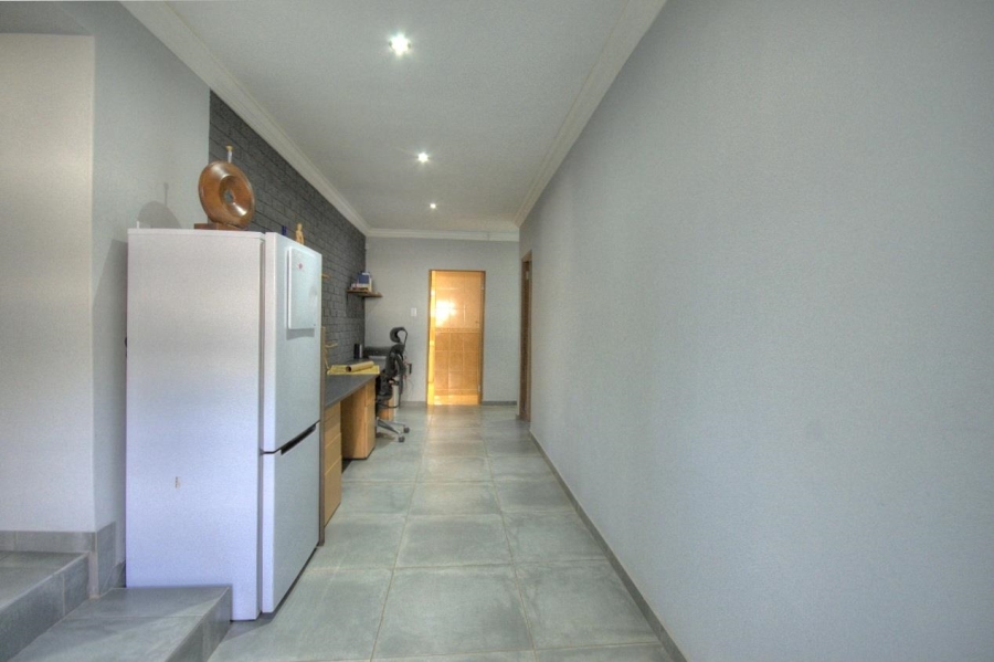 5 Bedroom Property for Sale in Brackenhurst Gauteng