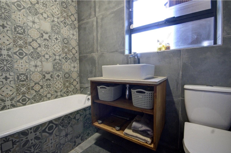 5 Bedroom Property for Sale in Brackenhurst Gauteng