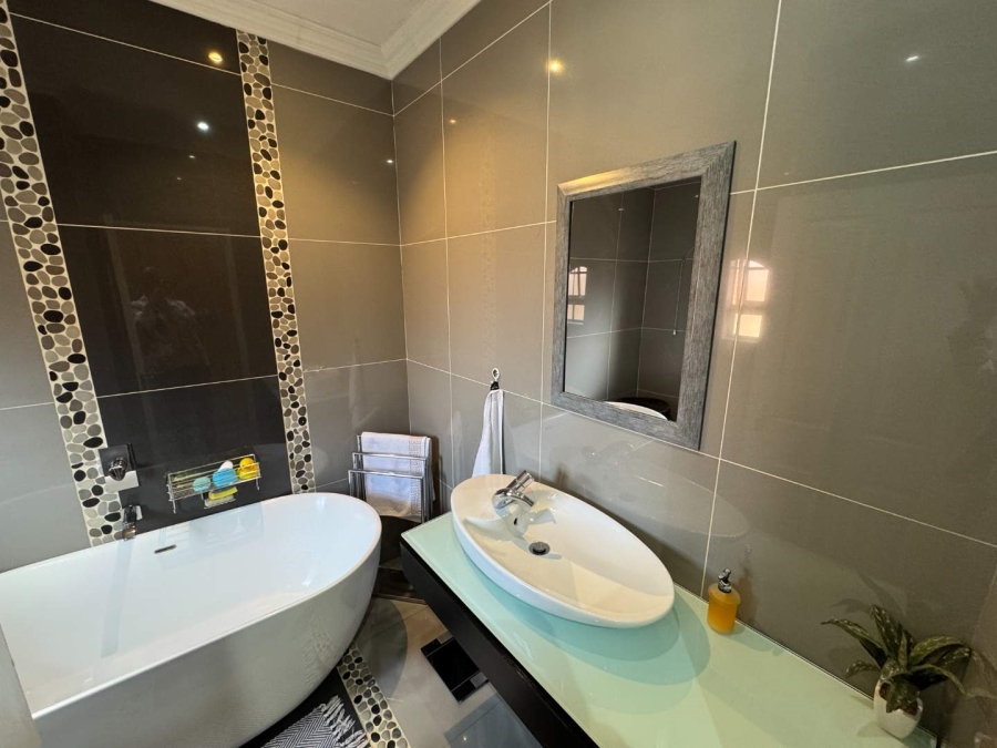 3 Bedroom Property for Sale in Meyersdal Gauteng