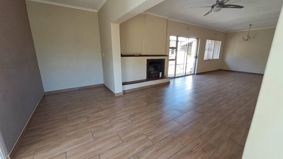 To Let 3 Bedroom Property for Rent in Randhart Gauteng