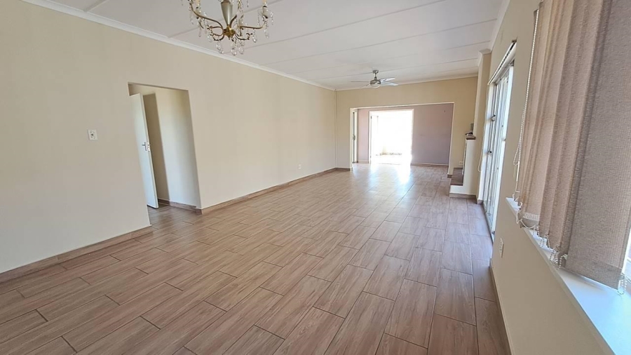 To Let 3 Bedroom Property for Rent in Randhart Gauteng