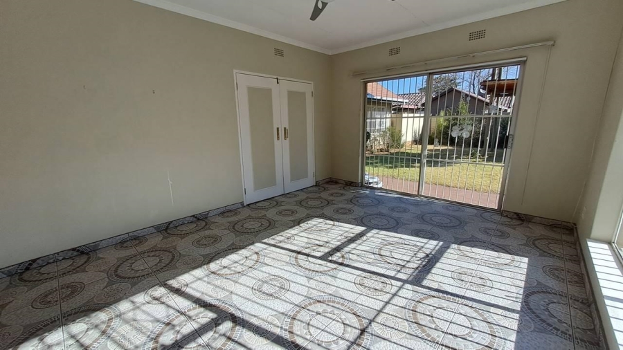 To Let 3 Bedroom Property for Rent in Randhart Gauteng