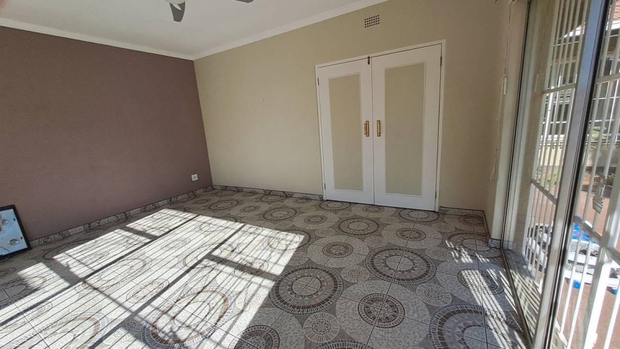 To Let 3 Bedroom Property for Rent in Randhart Gauteng