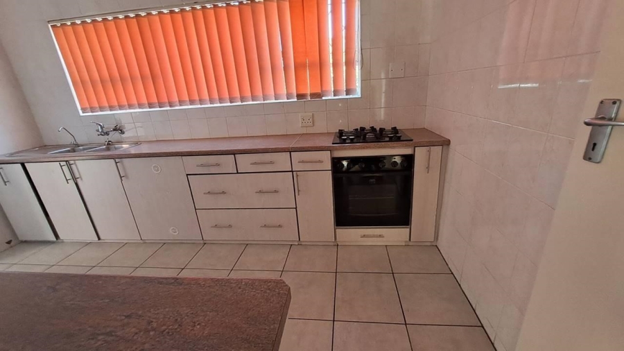 To Let 3 Bedroom Property for Rent in Randhart Gauteng