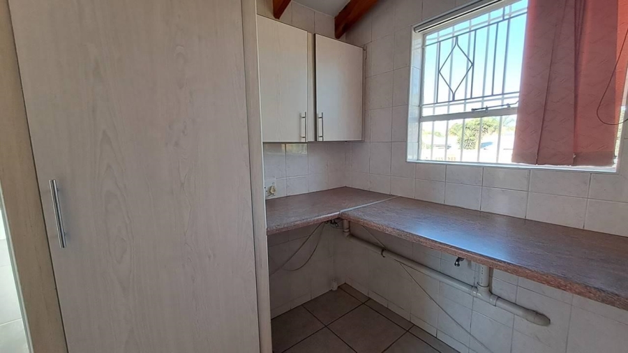 To Let 3 Bedroom Property for Rent in Randhart Gauteng